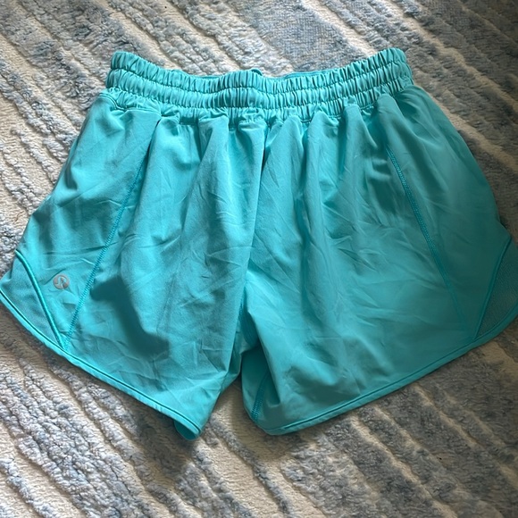 lululemon 4” shorts - Picture 3 of 3
